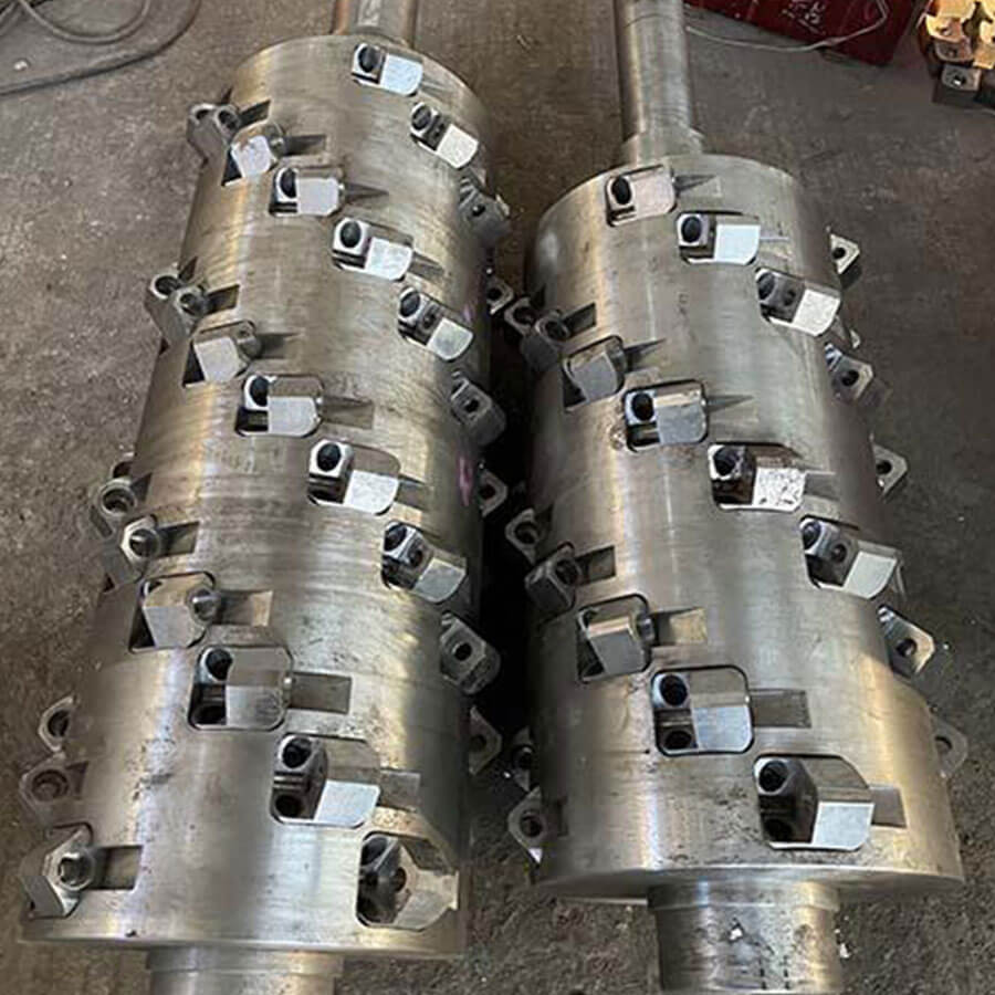 The structure of the single shaft shredder, which can shred various waste and plastics. Single shaft shredder for sale - Henan Reacore