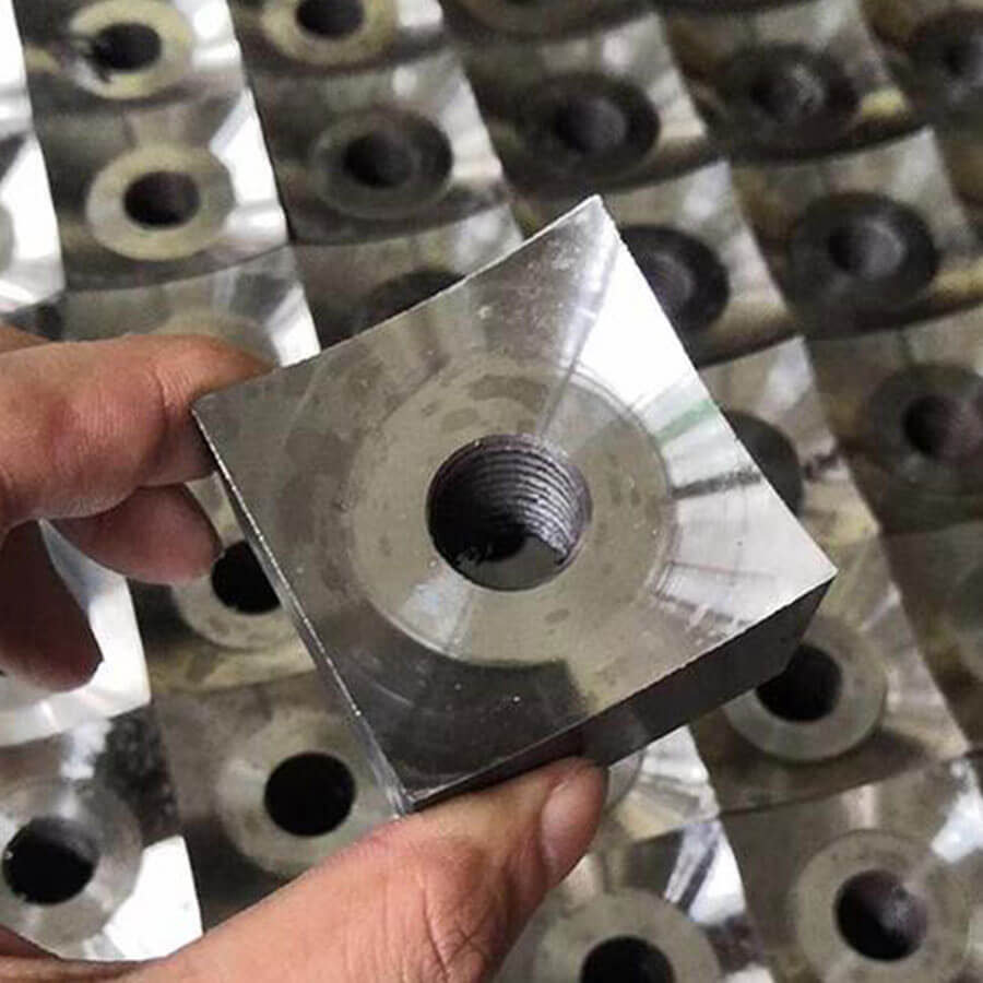 The structure of the single shaft shredder, which can shred various waste and plastics. Single shaft shredder for sale - Henan Reacore
