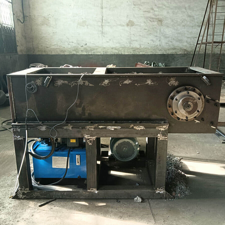 The structure of the single shaft shredder, which can shred various waste and plastics. Single shaft shredder for sale - Henan Reacore