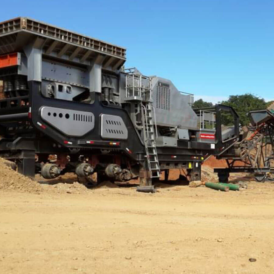 Mobile crushing station working site, mobile sand and gravel crusher manufacturer - Henan Reacore