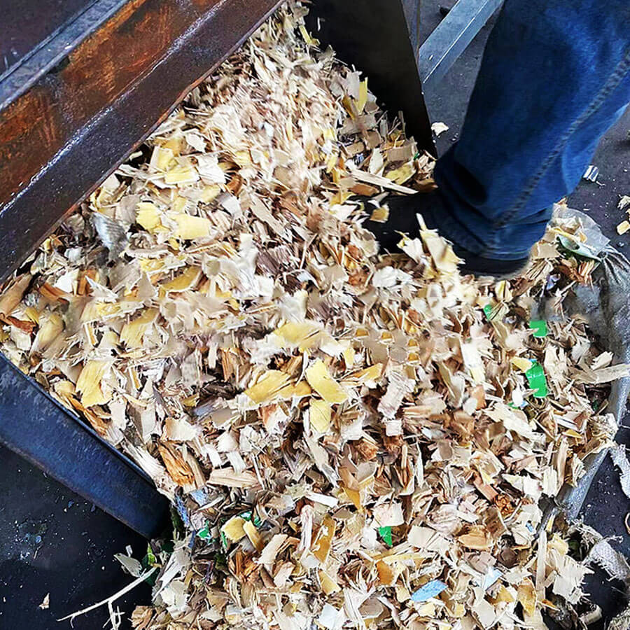 Waste wood shredding and discharging-Henan Reacore
