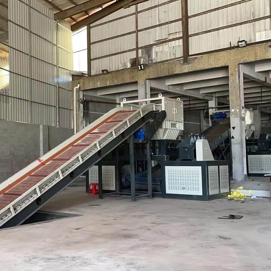 Double shaft shredder working case, double shaft shredder for sale that can shred various solid waste, metal, wood, and home appliances - Henan Reacore