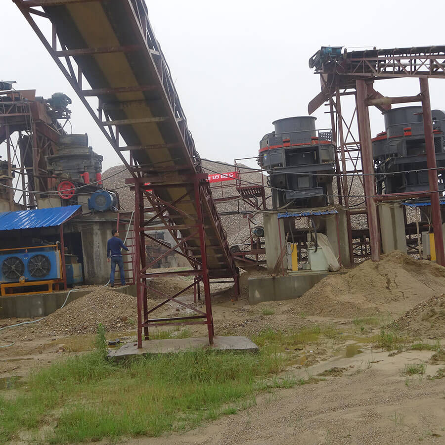 VSI vertical shaft impact machine working site, sand production line crushing host manufacturer - Henan Reacore